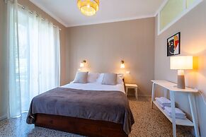 Lotus Apartment With Lakeview