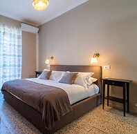Lotus Apartment With Lakeview