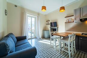 Lotus Apartment With Lakeview