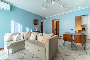 Lakefront Retreat - Celeste