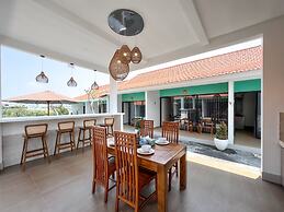 Moon Bali Guesthouse Canggu