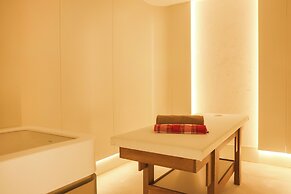 FOUR HILLS HOTEL