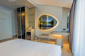 FOUR HILLS HOTEL