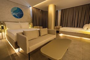FOUR HILLS HOTEL
