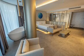 FOUR HILLS HOTEL