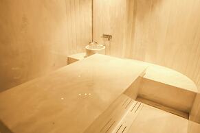 FOUR HILLS HOTEL