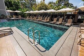 FOUR HILLS HOTEL