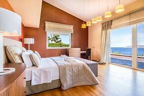 Analisa Luxury Villa
