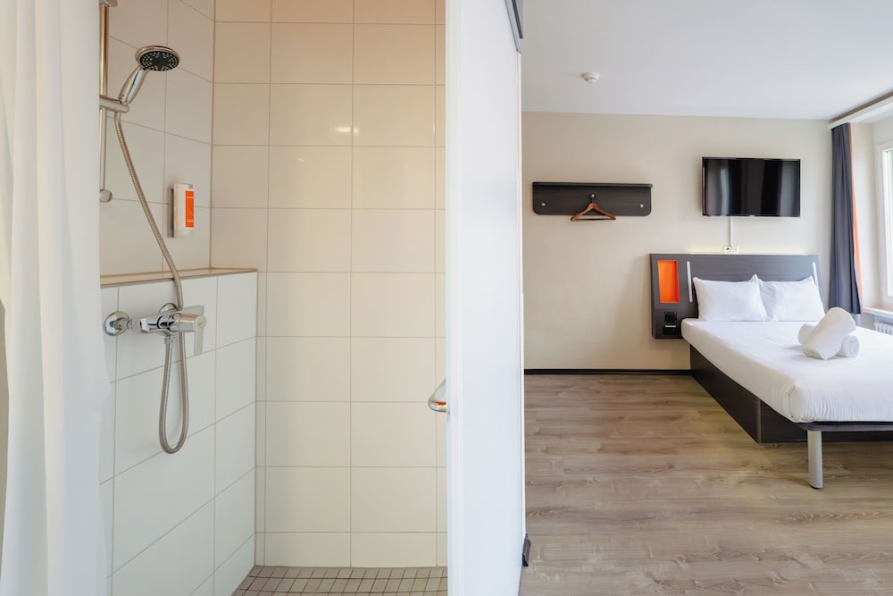 easyHotel Zurich City Main Station