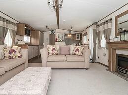 Whispering Willows 2-bed Lodge in Scarborough