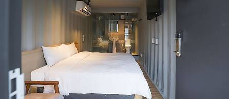 Dash Forwaves Hotel