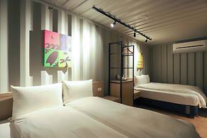 Dash Forwaves Hotel