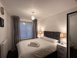 Captivating 2-bed Apartment in West Bromwich