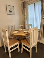 Captivating 2-bed Apartment in West Bromwich