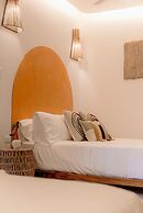 Hotel Amavi