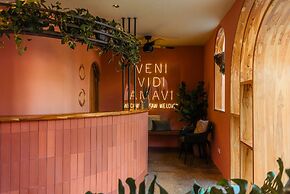 Hotel Amavi