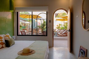 Hotel Amavi
