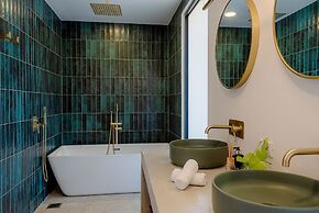 Hotel Amavi