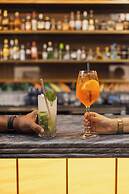 DUO Hotel Lisbon, Curio Collection by Hilton