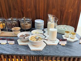DUO Hotel Lisbon, Curio Collection by Hilton