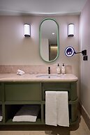 DUO Hotel Lisbon, Curio Collection by Hilton