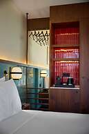 DUO Hotel Lisbon, Curio Collection by Hilton