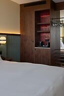 DUO Hotel Lisbon, Curio Collection by Hilton