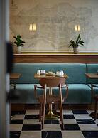 DUO Hotel Lisbon, Curio Collection by Hilton