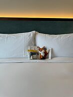 DUO Hotel Lisbon, Curio Collection by Hilton