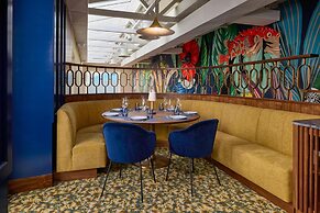 DUO Hotel Lisbon, Curio Collection by Hilton