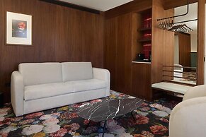 DUO Hotel Lisbon, Curio Collection by Hilton