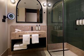 DUO Hotel Lisbon, Curio Collection by Hilton