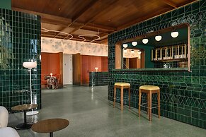 DUO Hotel Lisbon, Curio Collection by Hilton