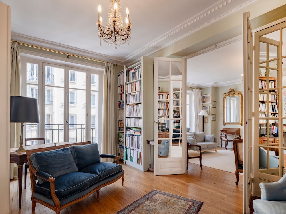 Paris Prestige Rousseau Residence