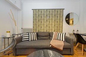 Fully Renovated Flat in Prime Location