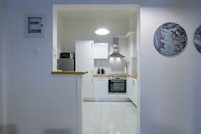 Fully Renovated Flat in Prime Location