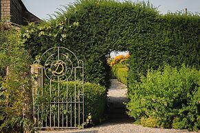 Dabton House