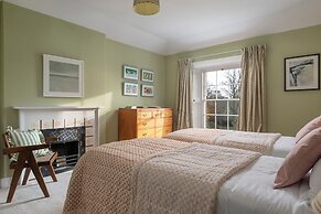 Dabton House