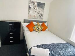 Remarkable 4-bed House in Bootle, Liverpool