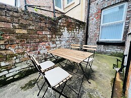 Remarkable 4-bed House in Bootle, Liverpool