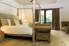 Villa Uxmal by BVR
