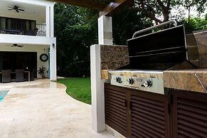 Villa Uxmal by BVR
