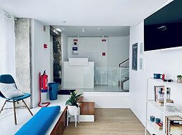Partenope Hostel and Suites