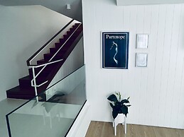 Partenope Hostel and Suites