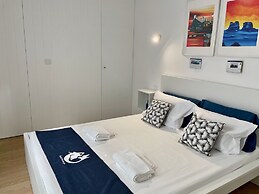 Partenope Hostel and Suites