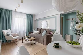 Sublime Minty Green 1BR on the Park