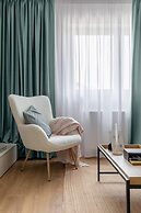 Sublime Minty Green 1BR on the Park