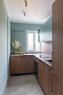 Sublime Minty Green 1BR on the Park