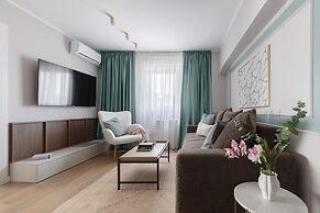 Sublime Minty Green 1BR on the Park