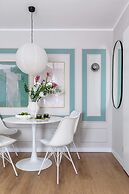 Sublime Minty Green 1BR on the Park